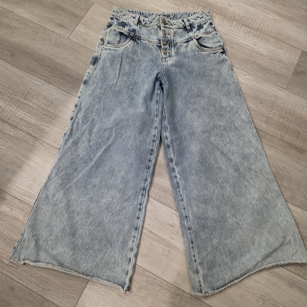 Studio F Chic Denim Wide-Leg Jeans